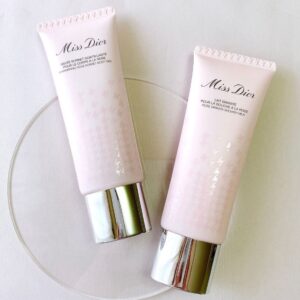 طقم القطعتين ,Miss Dior Lait Granité Pour La Douche à La Rose & Miss Dior Gelée Sorbet Scintillante Pour Le Corps à La Rose