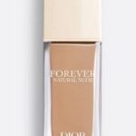 فاونديشن ديور Forever Natural Nude – إشراقة طبيعية بلمسة خفيفة