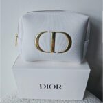حقيبة مكياج ديور Dior البيضاء الأنيقة