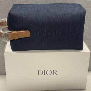 حقيبة ديور Dior الرجالية الأنيقة