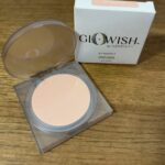 Glowish by Huda Beauty – Luminous Pressed Powder (Shade 00)