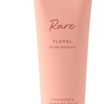 Rare Beauty by Selena Gomez – Floral Peony Blossom Rare Fragrance Layering Balm Fragrance layering balm • 20ml مع الكرتون الأصلي