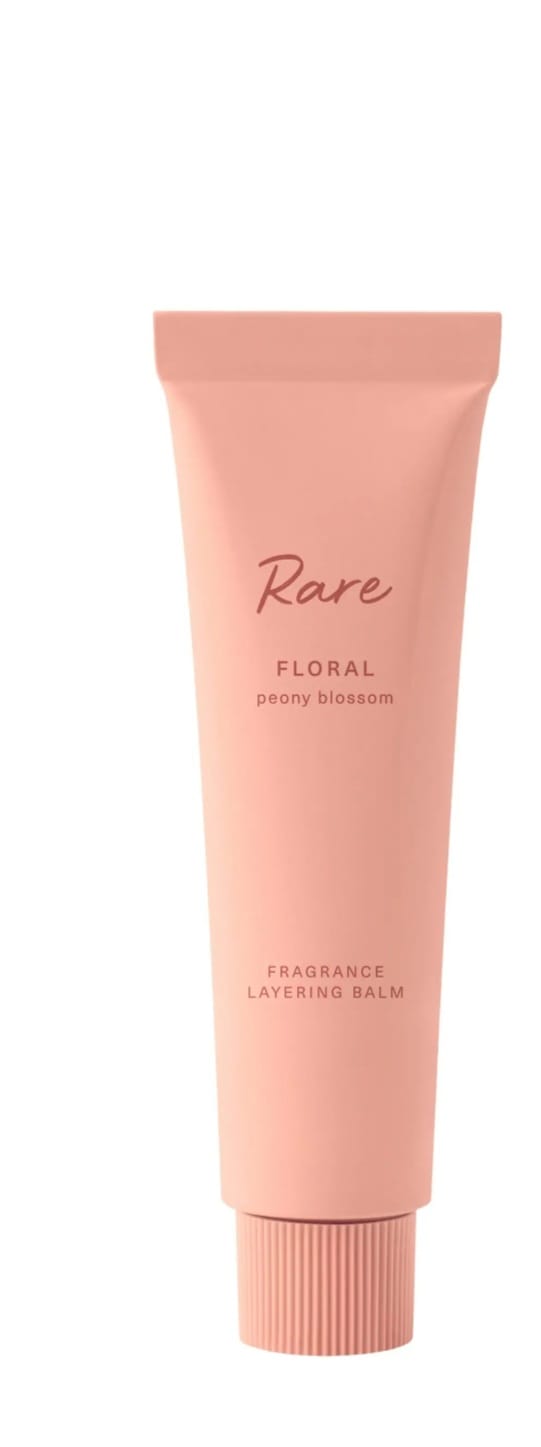 WhatsApp Image 2026-01-20 at 4.38.49 PM (1) Rare Beauty by Selena Gomez – Floral Peony Blossom Rare Fragrance Layering Balm Fragrance layering balm • 20ml مع الكرتون الأصلي - الصورة 1