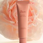⁦Rare Beauty by Selena Gomez – Floral Peony Blossom Rare Fragrance Layering Balm Fragrance layering balm • 20ml مع الكرتون الأصلي⁩ - الصورة ⁦2⁩