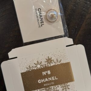 Parfum Beauté Pearl and Gold Brooch – CHANEL