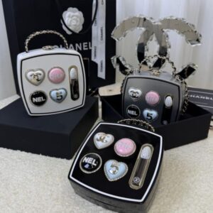 Chanel Makeup Palette Minaudière – Fall/Winter 2025/26 Collection