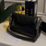 Chanel Classic Flap Bag – حقيبة شانيل كلاسيكية