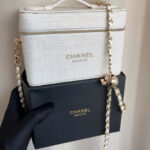 Chanel Vanity Bag – حقيبة مستحضرات التجميل الفاخرة