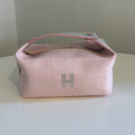 Hermès Canvas Hand Bag – Pink & Grey مع الكيس بدل البكس