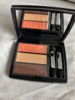 ⁦Dior 3 Couleurs Tri(o)blique Eyeshadow Palette بدون كرتونه⁩ - الصورة ⁦2⁩