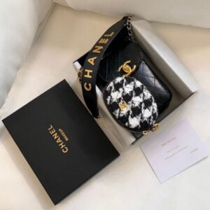 Chanel Smartphone Shoulder Bag