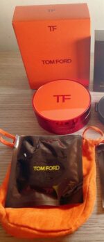 ⁦Tom Ford Shade And Illuminate Foundation Soft Radiance – Shade Ivory 03 لون برتقالي⁩ - الصورة ⁦2⁩