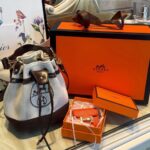 تاتي في البكس البرتقاليUpcycled Hermès Dust Bag Bucket Bag – Cream & Brown Drawstring Handmade