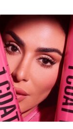⁦HUDA BEAUTY 1 COAT WOW! Extra Volumizing and Lifting Mascara MINI SIZE⁩ - الصورة ⁦2⁩