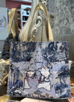 Dior Around The World Beauty Tote – Dior Edition