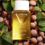 ⁦Clarins Tonic Treatment Oil – Firming & Toning Body Oil⁩ - الصورة ⁦3⁩