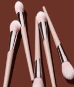 ⁦Fenty Beauty Precision Highlighter Brush 135⁩ - الصورة ⁦2⁩