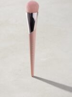 FULL-BODIED FOUNDATION BRUSH 110
