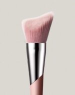 ⁦CHEEK-HUGGING BRONZER BRUSH 190⁩ - الصورة ⁦3⁩