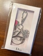 ⁦Dior Joy Keychain Bag Charm Pink Enamel Silvertone Metal⁩ - الصورة ⁦3⁩