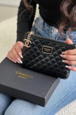 ⁦Chanel Beauté Makeup Pouch – VIP Edition⁩ - الصورة ⁦2⁩
