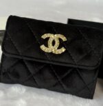 ⁦Chanel Beauty VIP Gift Bag with Box⁩ - الصورة ⁦3⁩