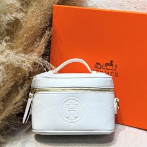 Hermès In-The-Loop White Leather Box Bag with Gold Handle Set