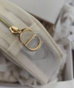 ⁦Dior Butterfly Embroidered Beauty Pouch⁩ - الصورة ⁦4⁩