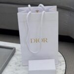⁦Lady Dior Black Lambskin Card Holder with Dior Gift Pouch⁩ - الصورة ⁦3⁩