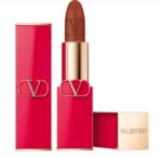 ⁦Valentino Beauty Gift Set – Pouch, Hair Tie, Blush & Lipstick 77A⁩ - الصورة ⁦3⁩