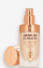 ⁦Charlotte Tilbury Airbrush Flawless Foundation⁩ - الصورة ⁦4⁩