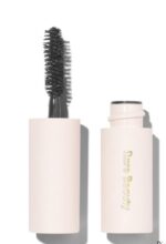 ⁦Rare Beauty Perfect Strokes Universal Volumizing Mascara Mini⁩ - الصورة ⁦2⁩