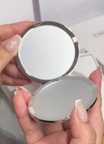⁦Dior Toile de Jouy Compact Mirror⁩ - الصورة ⁦2⁩