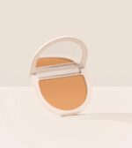 ⁦True To Myself Tinted Pressed Finishing Powder – Rare Beauty⁩ - الصورة ⁦4⁩