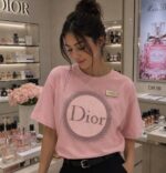 ⁦Dior Pink Crystal Logo T-Shirt⁩ - الصورة ⁦6⁩