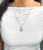 ⁦Dior Silver Logo Necklace⁩ - الصورة ⁦2⁩