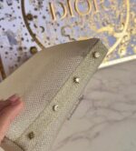 ⁦DIOR Limited Edition Cosmetic Pouch Set⁩ - الصورة ⁦2⁩