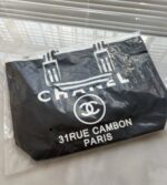 ⁦CHANEL Paris Canvas Tote Bag – Black⁩ - الصورة ⁦3⁩