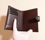 ⁦CHANEL Classic Quilted Card Holder Wallet – Black⁩ - الصورة ⁦3⁩