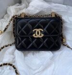 ⁦CHANEL Classic Quilted Mini Chain Bag – Black⁩ - الصورة ⁦2⁩