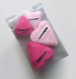 ⁦Huda Beauty Velvet Powder Puff Set⁩ - الصورة ⁦2⁩