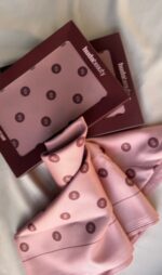 Huda Beauty Head Scarf – Pink Monogram