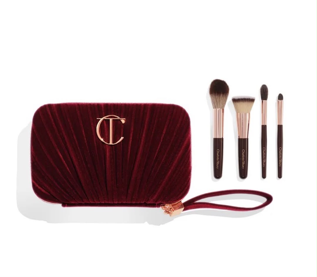 WhatsApp Image 2026-07-31 at 9.38.48 AM (2) Charlotte Tilbury Hollywood Brush Set – 4 Mini Makeup Brushes - الصورة 1