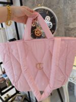 ⁦Charlotte Tilbury Pillow Talk Tote Bag – Pink⁩ - الصورة ⁦2⁩
