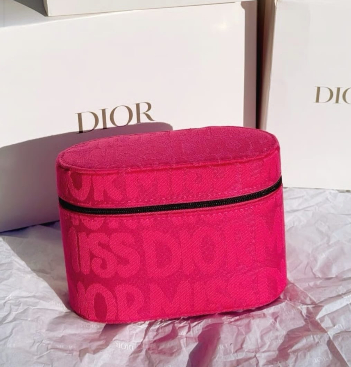 IMG_1557 Miss Dior VIP Makeup & Jewelry Pouch – Fuchsia Pink - الصورة 1