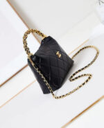 ⁦Chanel Quilted Shoulder Bag⁩ - الصورة ⁦2⁩