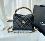 ⁦Chanel Quilted Shoulder Bag⁩ - الصورة ⁦3⁩