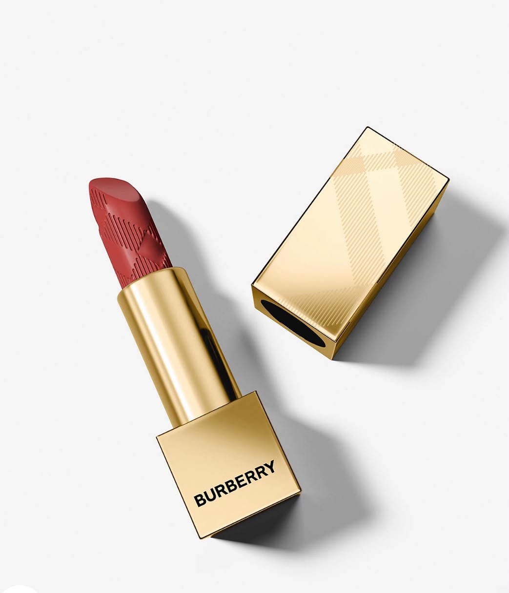 WhatsApp Image 2026-08-01 at 12.38.44 PM (1) Burberry Kisses Matte Lipstick - الصورة 1