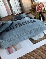 ⁦Balenciaga Denim Chain Shoulder Bag⁩ - الصورة ⁦4⁩