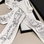 ⁦Chanel Silk Twilly Scarf⁩ - الصورة ⁦3⁩